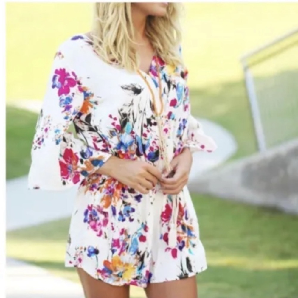 NEW Umgee Small Floral Romper, Elastic Waistband, Belle Sleeves, V-Neckline